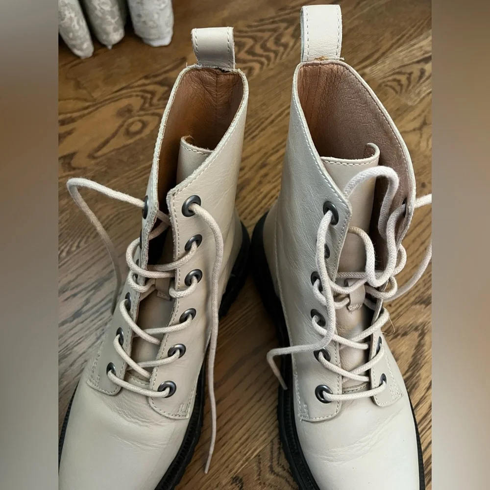 Madewell Rayna Lace Up Cream Lug Sole Combat Boots Size 7 - Picture 13 of 13